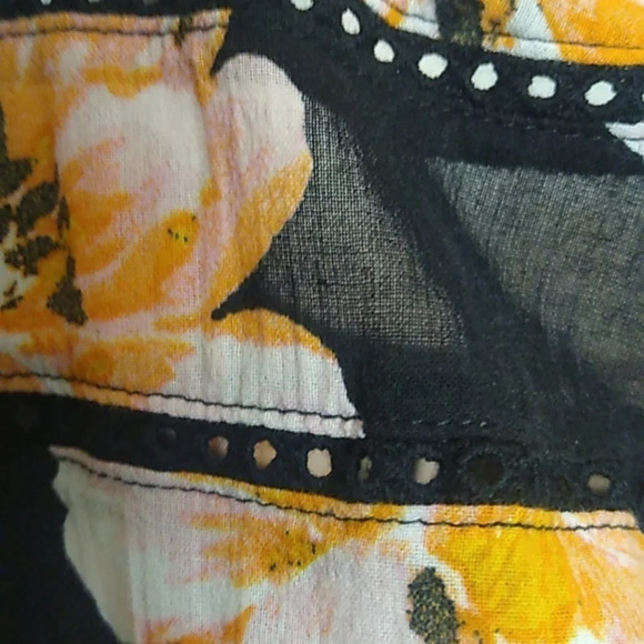 LIGHTWEIGHT, BOHO, COTTAGECORE, FEMININE, FLORAL ON  BLK, LONG SLEEVE BLOUSE - Picture 3 of 10